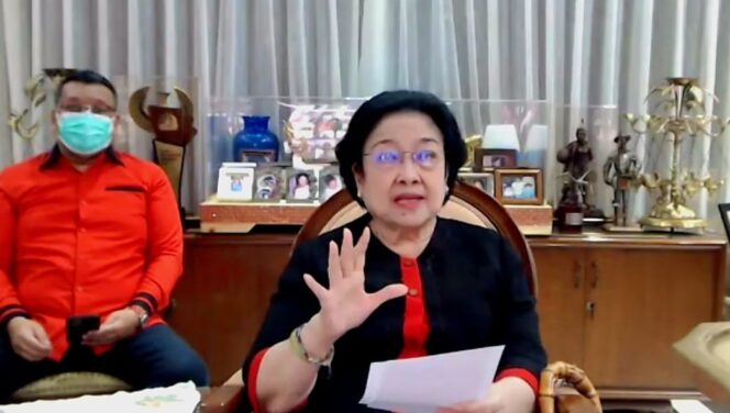 
 Megawati Soekarno Putri Tengah Menyampaikan Sambutan Pada Halal Bihalal Virtual Bersama Kader PDIP