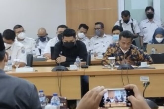 
 KOMISI B DPRD DKI Jakarta menggelar rapat kerja mengenai penjelasan kasus Holywings dan Bungkus Night.(Doc:Mysr)