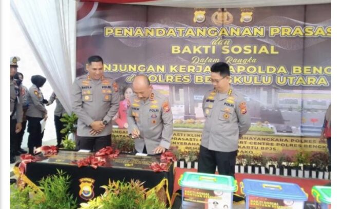 
 Kapolres Bengkulu Utara AKBP Andy Pramudya Wardana,S.I.K,M.M menerima kunjungan kerja Kapolda Bengkulu Irjen Pol. Drs. Agung Wicaksono,M.SI.(Doc:My)