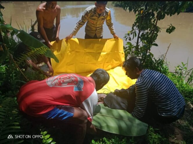 
 Proses Evakuasi Penemun Mayat di Pinggiran sungai Rawa Makmur.(Doc:My)