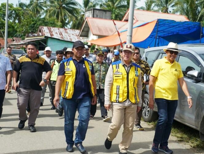 
 Samsu Amanah, S.Sos, M.Si, Wakil Ketua I DPRD Provinsi Bengkulu, dampingi Gubernur Bengkulu Prof.Dr Rohidin Mersyah. (Doc:Tw07)