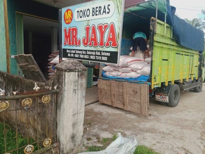 
 Toko Beras Mr.Jaya, tempat ter-rekomendasi untuk warga Bengkulu terkhusus warga Kabupaten Seluma. (Doc:Tw07)