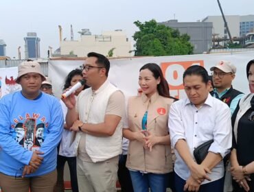 Foto Relawan 1Jari Bersama Ridwan Kamil. (Doc:rus)